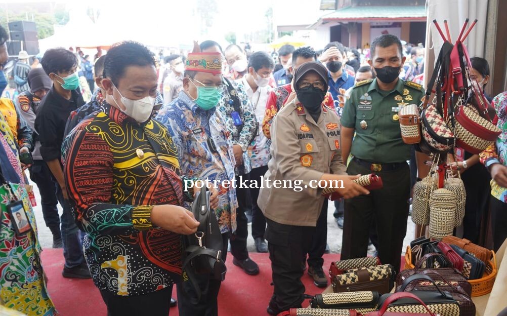 Pesona Tambun Bungai 2022 Resmi Dibuka, Wagub Kalteng Ajak Masyarakat Bangkitkan Pariwisata dan UMKM