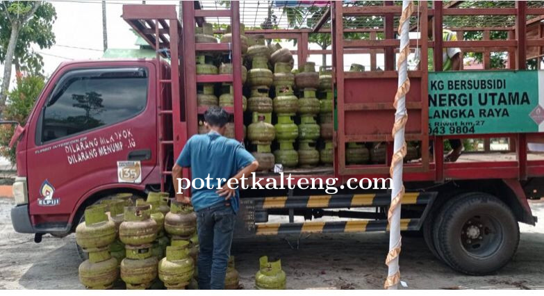 Pemko Palangka Raya Salurkan Sembako Murah dan Elpiji 3 kg di Kelurahan Panarung