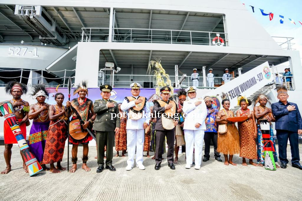 Kunjungi Papua, Kapolri Akan Tambah Polda dan Personel di Wilayah Daerah Otonomi Baru. 