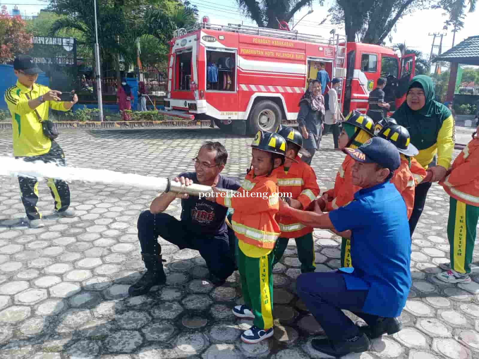 Damkar Kota Palangka Raya Kedatangan Pemadam Cilik Dari TK Aisyiyah Bustanul Athfal 2