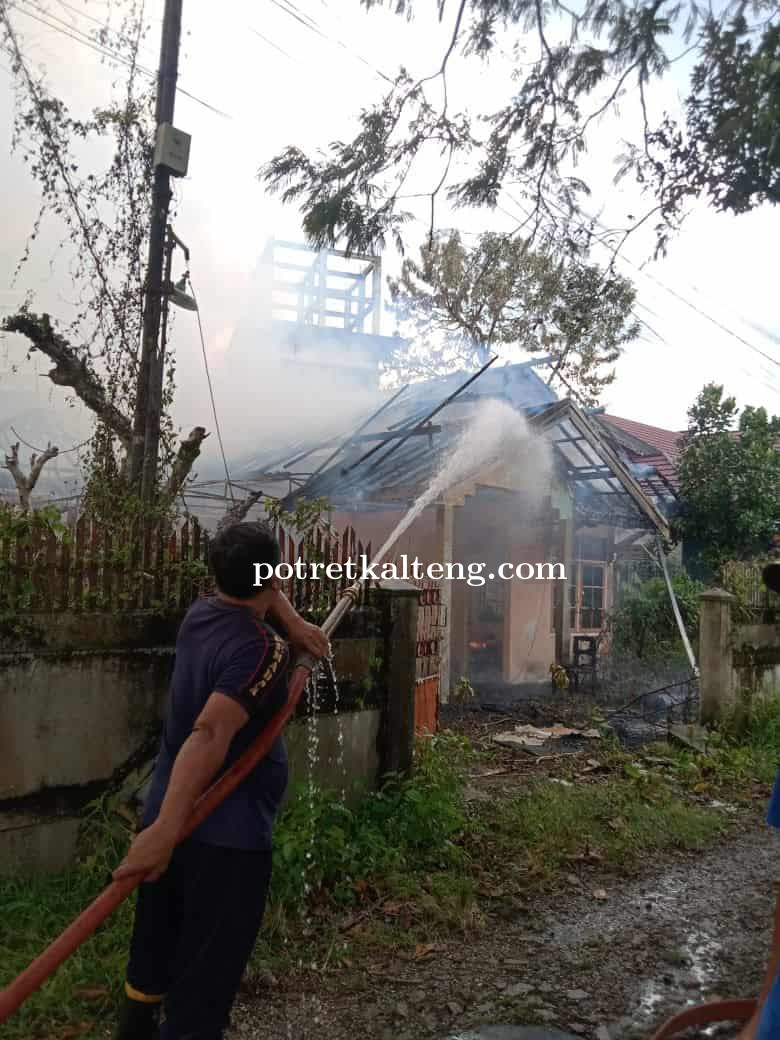 Kebakaran Hanguskan 2 Unit Rumah Kosong di Perum Pemda