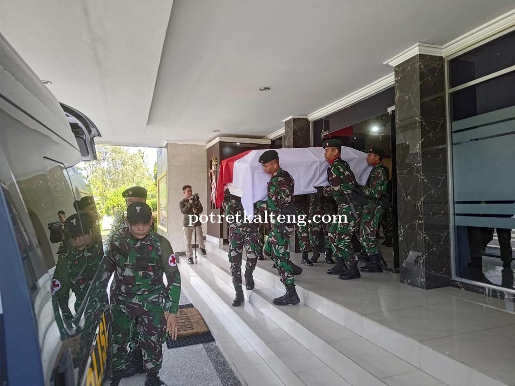 Jenazah Kasi Intel Korem 102/Panju Panjung Diterbangkan ke Sukabumi