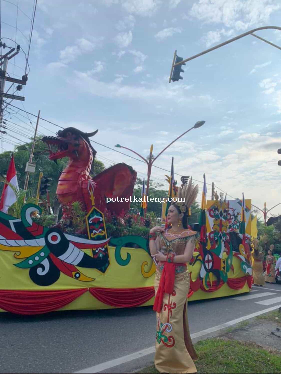 81 Peserta Ramaikan Lomba Karnaval Mobil Hias Dalam Rangka Hari Jadi Kalimantan Tengah ke-66