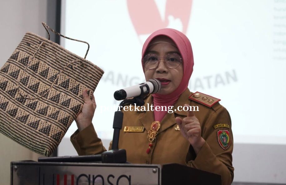 Kadisdagperin Prov. Kalteng Buka Sosialisi Peningkatan Penggunaan Produk Dalam Negeri