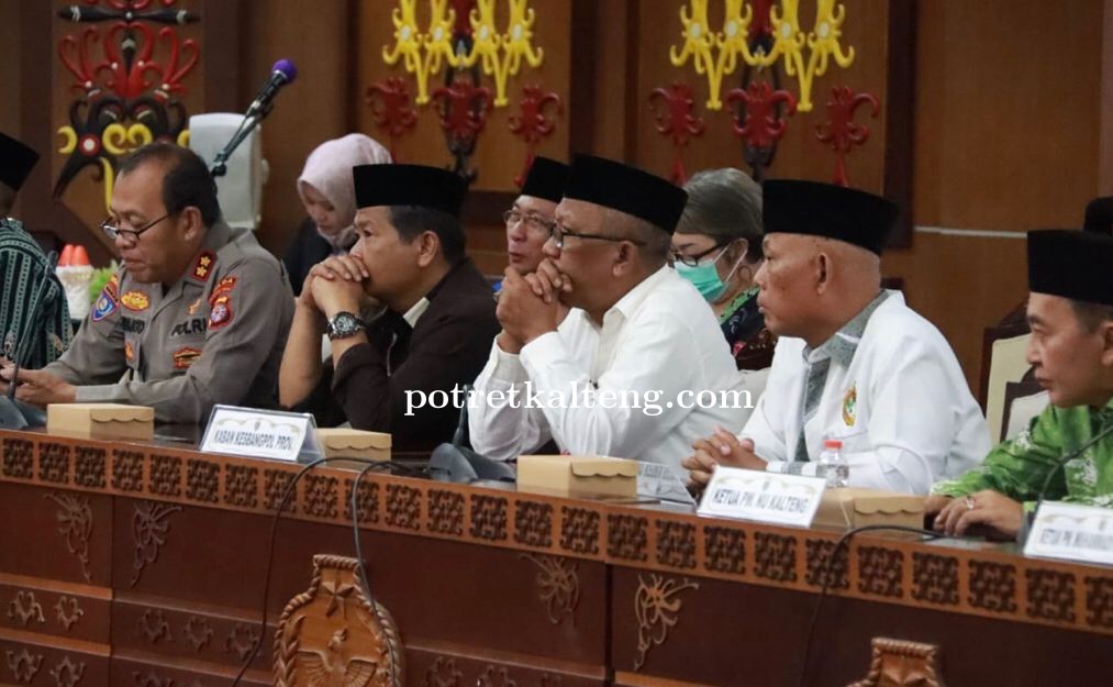 Kepala Kesbangpol Kalteng Hadiri FKUB Award