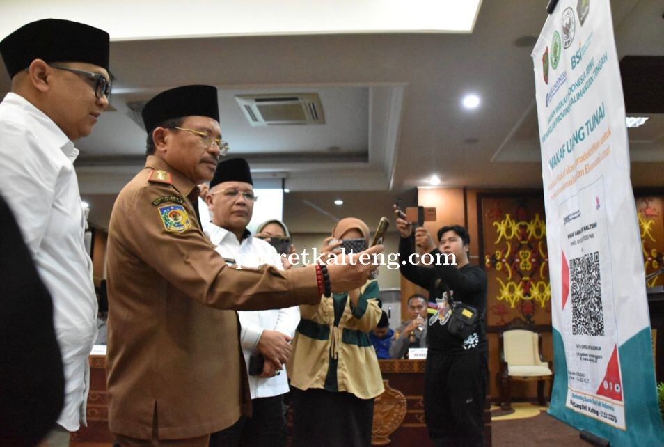 Sekda Kalteng Resmi Launching Program Wakaf Uang Tunai