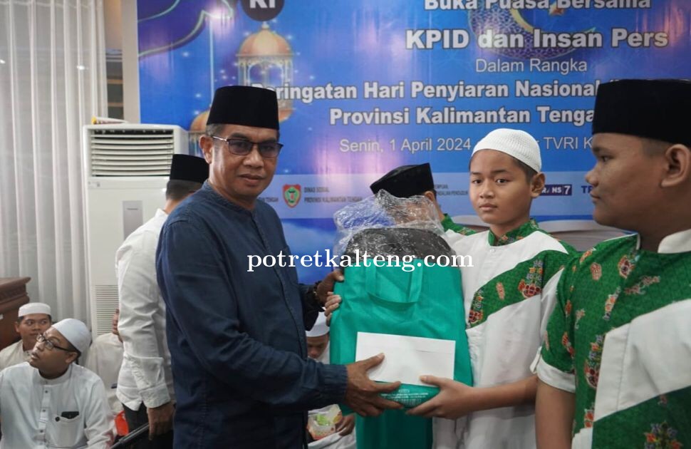 Kadis Kominfosantik Hadiri Buka Puasa Bersama dan Peringatan Hari Penyiaran Nasional ke-91 Tahun 202