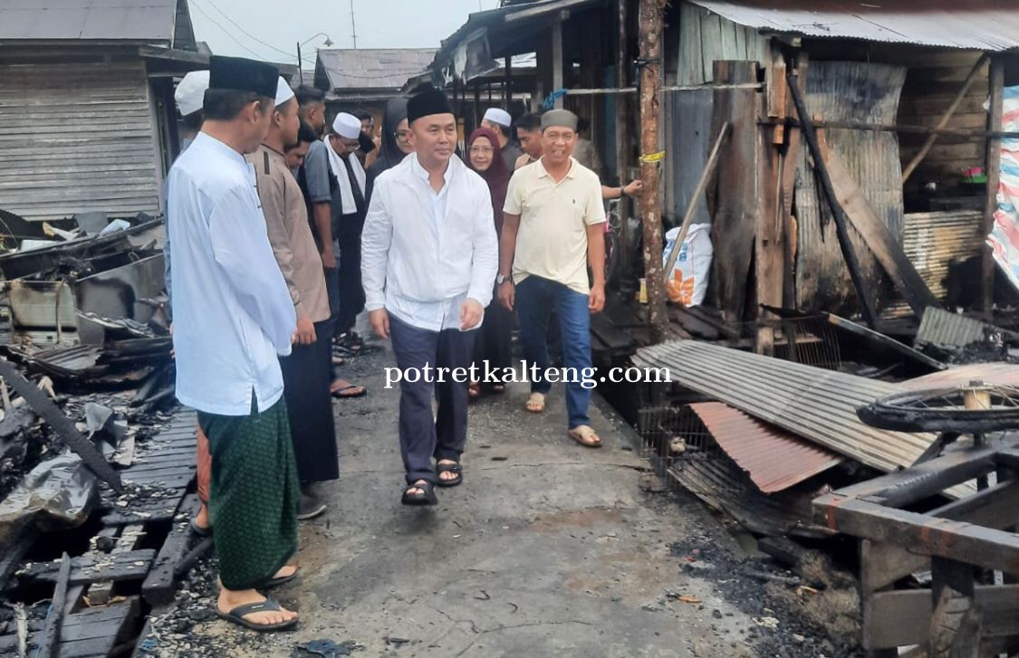 Usai Sholat Berjamaah, Gubernur Kalteng Tinjau Lokasi Kebakaran Puntun