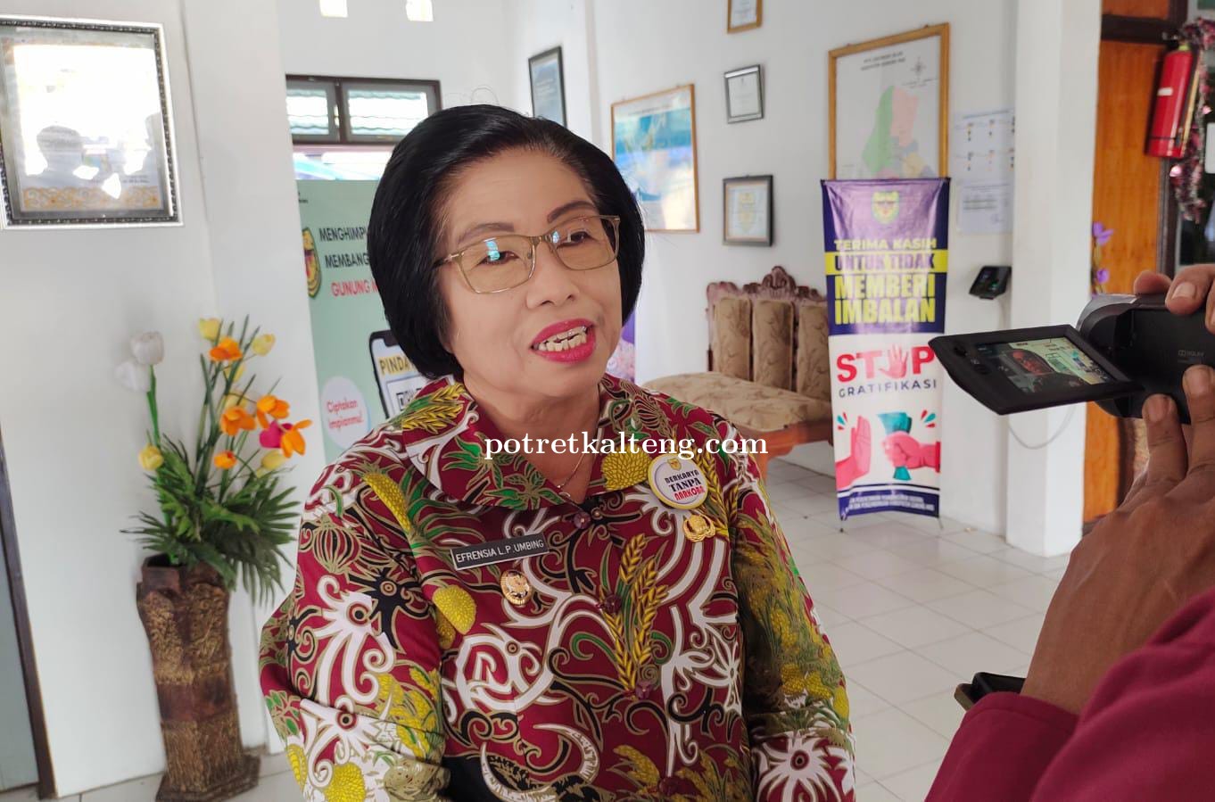 Pesan Efrensia Wakil Bupati Gunung Mas di Hari Kartini 