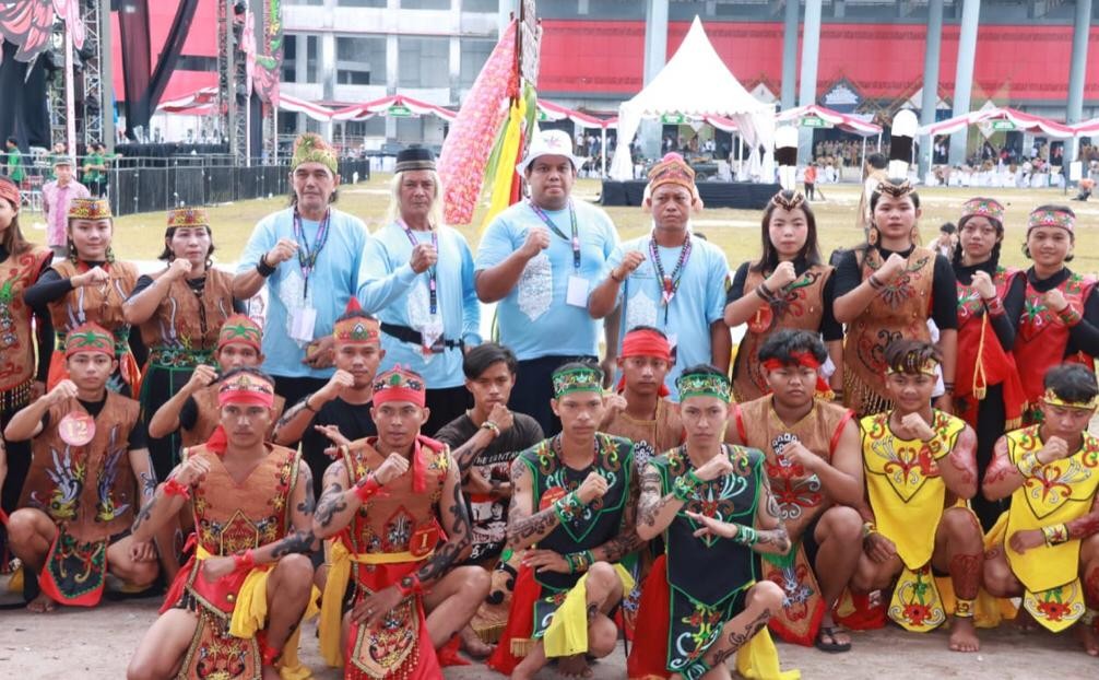 Mengenal Lawang Sakepeng, Atraksi Bela Diri Tradisional Khas Dayak
