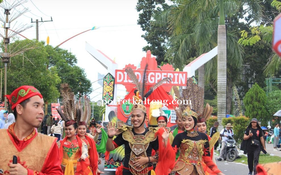 Dinas Dagperin Kalteng Turut Meriahkan Karnaval Budaya Festival Budaya Isen Mulang 2024