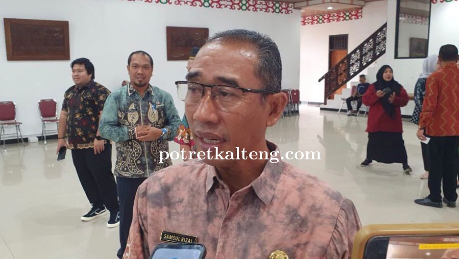 DPKUKMP Kota Palangka Raya Serahkan 10 Sertifikat Halal untuk UMKM di Palangka Raya