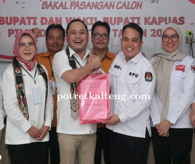 Maju Pilkada 2024, Bapaslon Alfian Mawardi - Agati Sulie Mendaftar ke KPU Kapuas