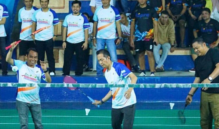 Pj Bupati Barut Drs. Muhlis Tekankan Sportivitas Antar Pemain Pada Pembukaan Bulutangkis Bupati Cup 