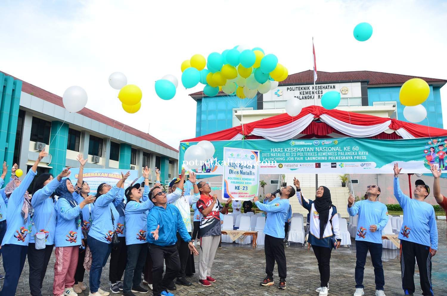 Dinas Kesehatan Kalteng Gelar Jalan Sehat Bersama Poltekkes Palangka Raya dalam Rangka HKN ke-60