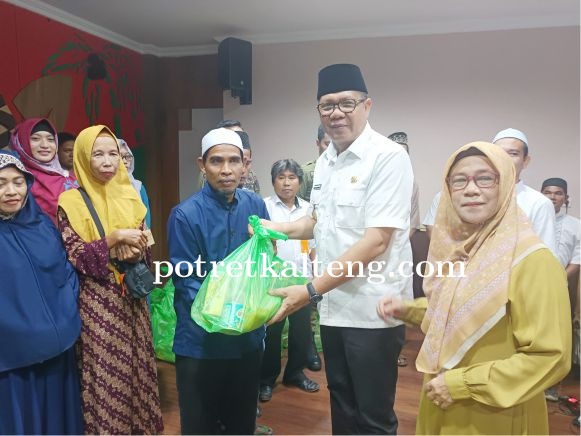 Sambut Ramadan dengan Berbagi, Dislutkan Kalteng dan Majelis Taklim Assamkiyah Salurkan 100 Paket Se