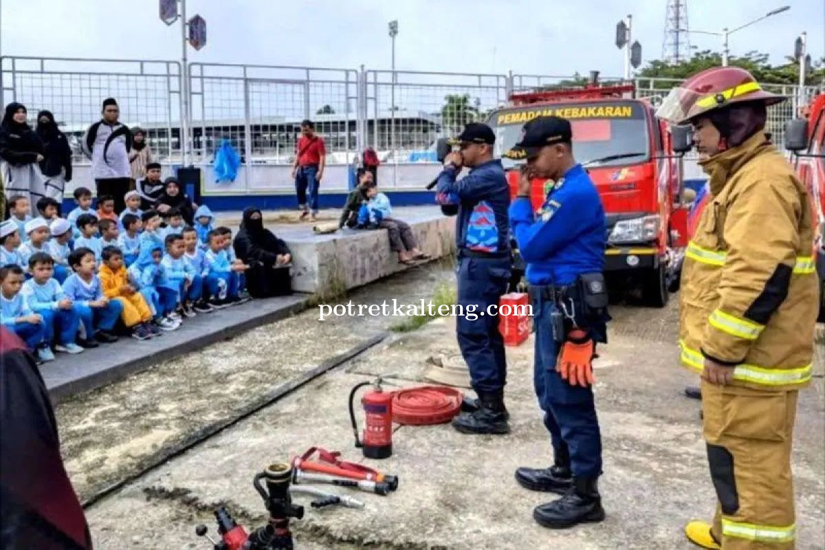 Disdamkarmat Barito Utara Kenalkan Profesi Pemadam dan Edukasi Kebakaran Sejak Usia Dini