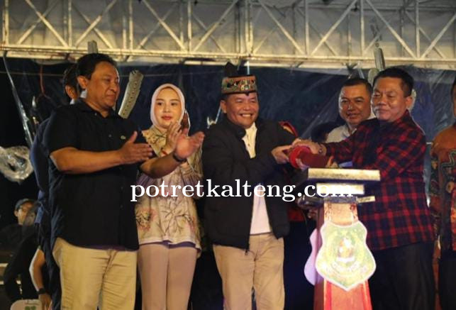 Gubernur Kalteng Sampaikan Sekapur Sirih di Malam Puncak PESTAFORIA Harjad ke-219 Kota Kuala Kapuas