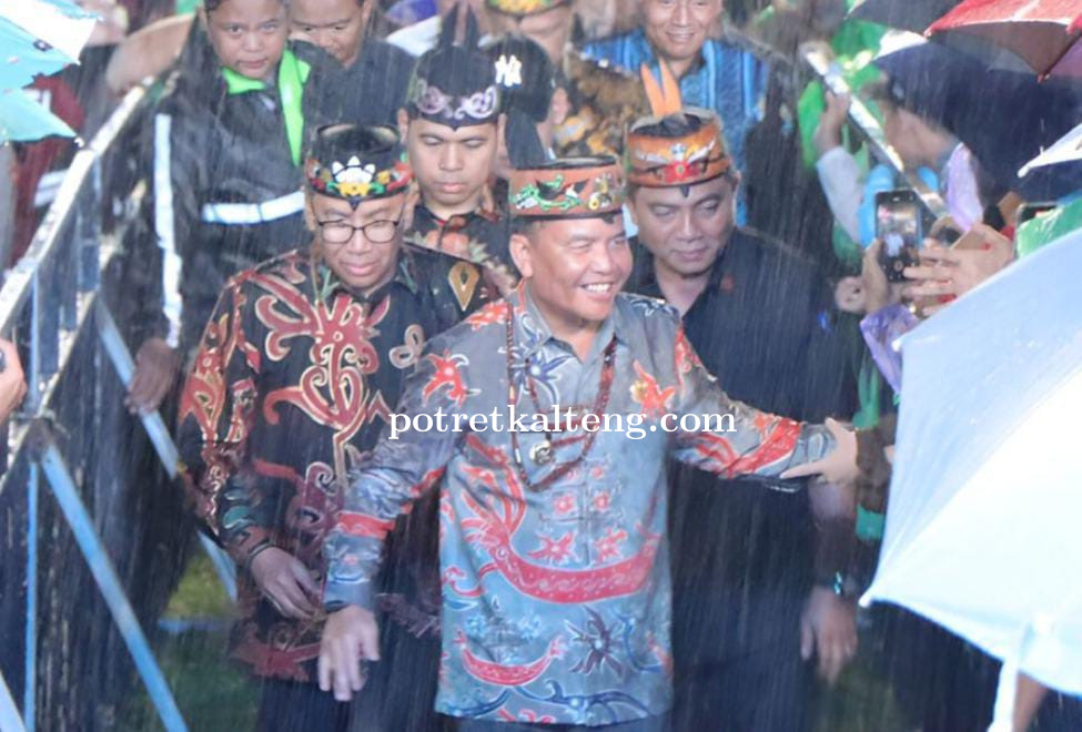 Hujan Deras Tak Halangi Semangat, Kepala BKD Kalteng Hadiri Pembukaan FBIM 2025