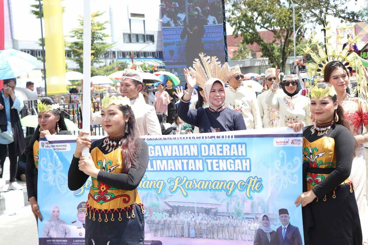 BKD Provinsi Kalteng Meriahkan Karnaval Budaya Isen Mulang 2025 dengan Semangat \