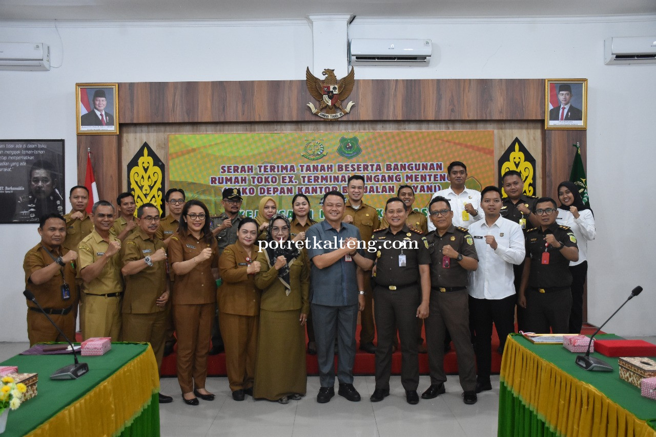 Serah Terima Aset 13 Ruko, Bukti Sinergi Kejari dan Pemkab Kapuas Selamatkan Aset Daerah