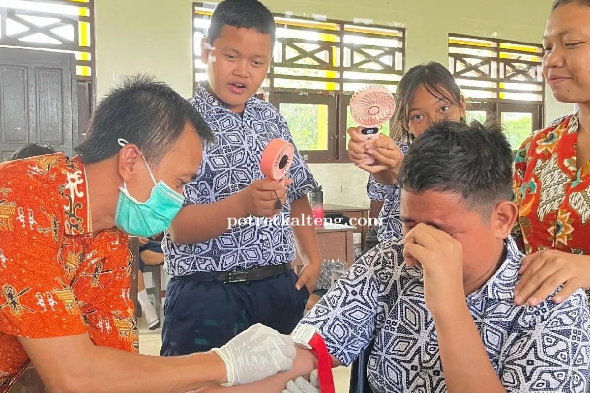 Peserta Didik Manfaatkan Layanan Pemeriksaan Kesehatan Gratis