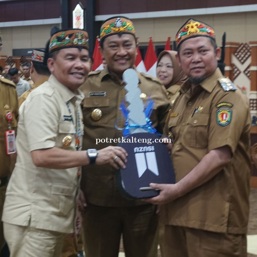 Pemprov Kalteng Serahkan Truk Sampah ke Pemkab Katingan, Dorong Layanan Kebersihan Lebih Efektif