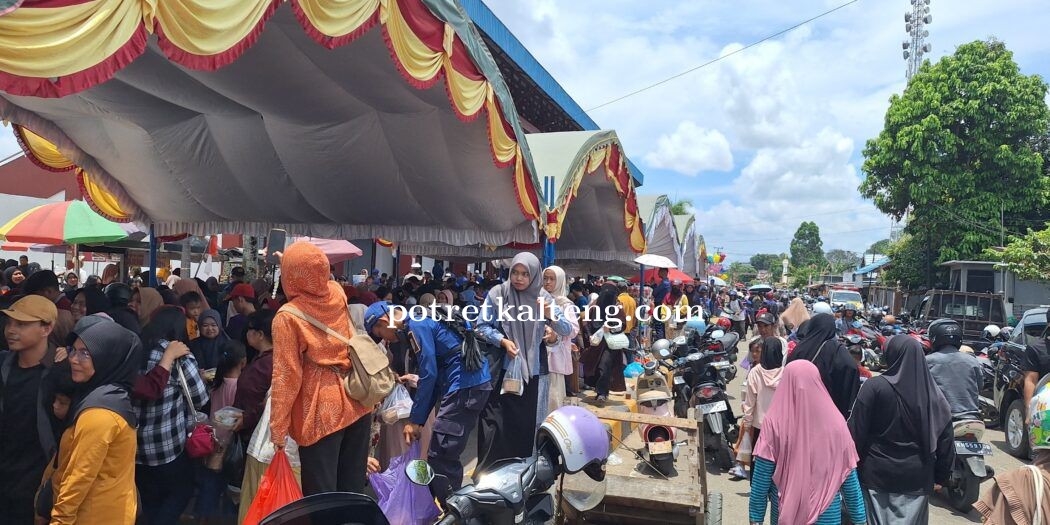 Puluhan Ribu Warga Padati Stadion Batuah di Acara Makan Gratis HUT ke-66 Barsel
