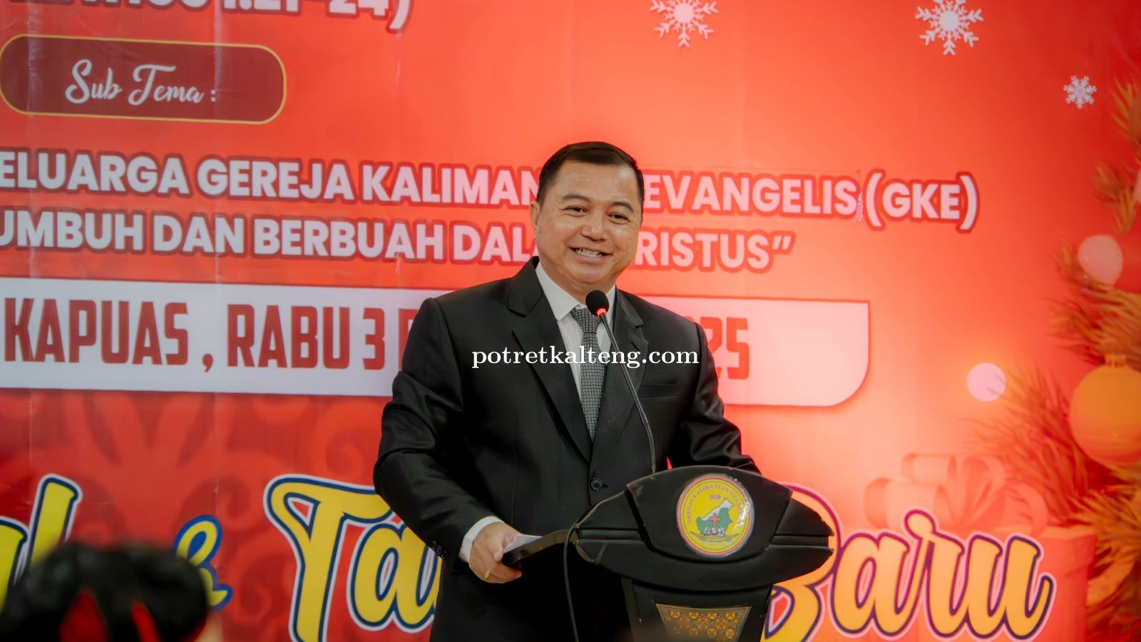 Wabup Kapuas Ajak Jemaat GKE Perkuat Iman dan Kerukunan pada Perayaan Natal 2025