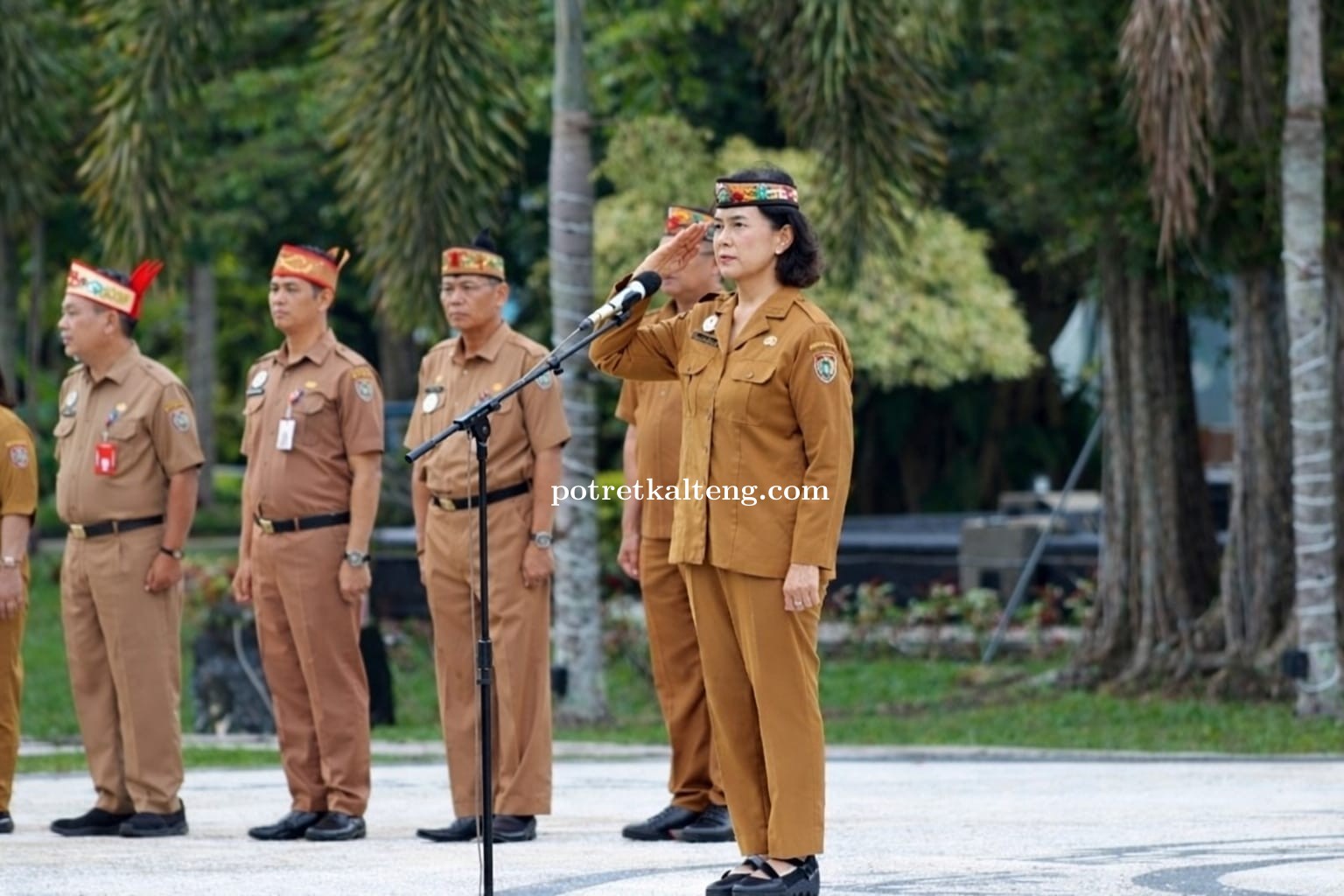 Pj Sekda Kalteng Pimpin Apel Perdana, Tekankan Disiplin dan Etika ASN