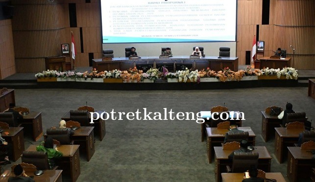 Waket I DPRD Barito Utara Pimpin Paripurna Penyampaian Lima Raperda