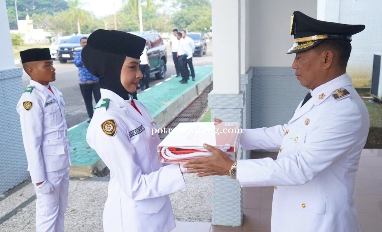Bupati Heriyus Serahkan Sang Merah Putih, Pemkab Mura Tekankan Nilai Persatuan dan Pengabdian