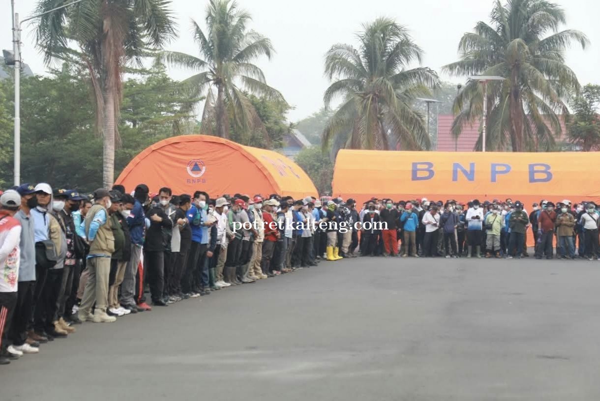 GUBERNUR AGUSTIAR TURUNKAN PASUKAN ASN JADI RELAWAN KARHUTLA