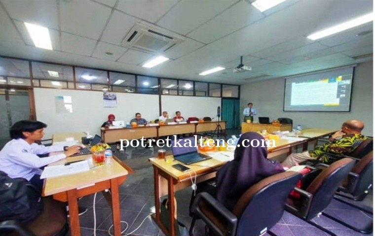 Pj Bupati Barsel Penguji Ujian Akhir S3 di UGM Yogyakarta.