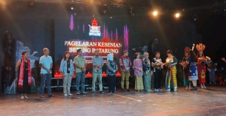 Pangelaran Seni Betang Batarung: Merawat Alam dan Melestarikan Budaya Kalimantan