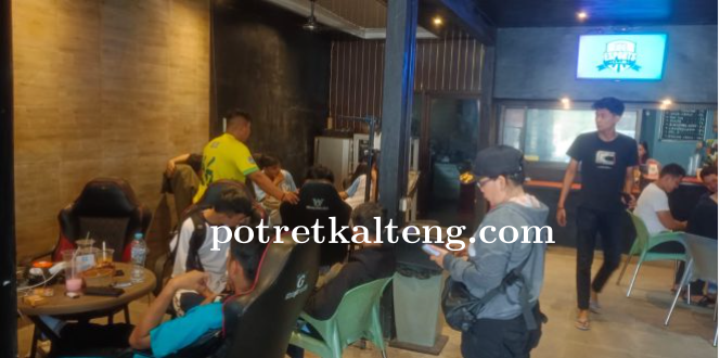 Satpol PP Palangkaraya Jaring 11 Siswa Bolos Sekolah di Kafe