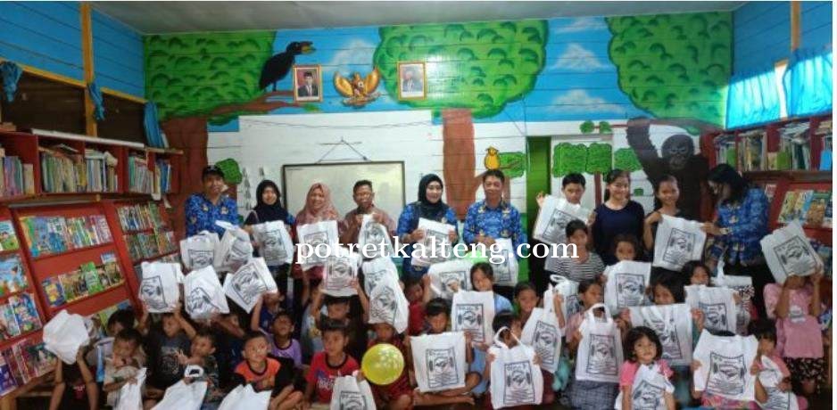 Diskan Palangka Raya Bagikan 150 Paket Olahan Ikan untuk Tingkatkan Gizi Anak dan Balita