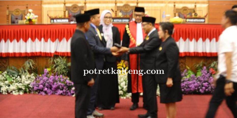 PJ Wali Kota Palangka Raya Hadiri Pelantikan Pimpinan DPRD