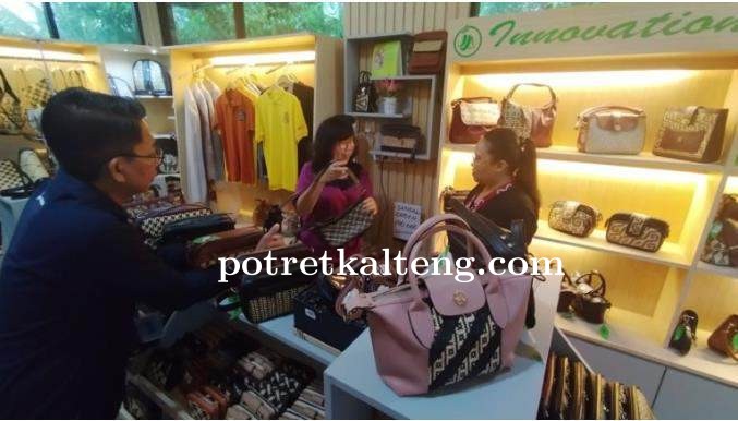 Pemko Palangka Raya Dukung Pemasaran Produk UMKM, Angkat Kerajinan Anyaman Rotan Lokal