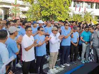 Gubernur Kalteng Lepas Ribuan Peserta Jalan Sehat Peringati Harkopnas ke 78