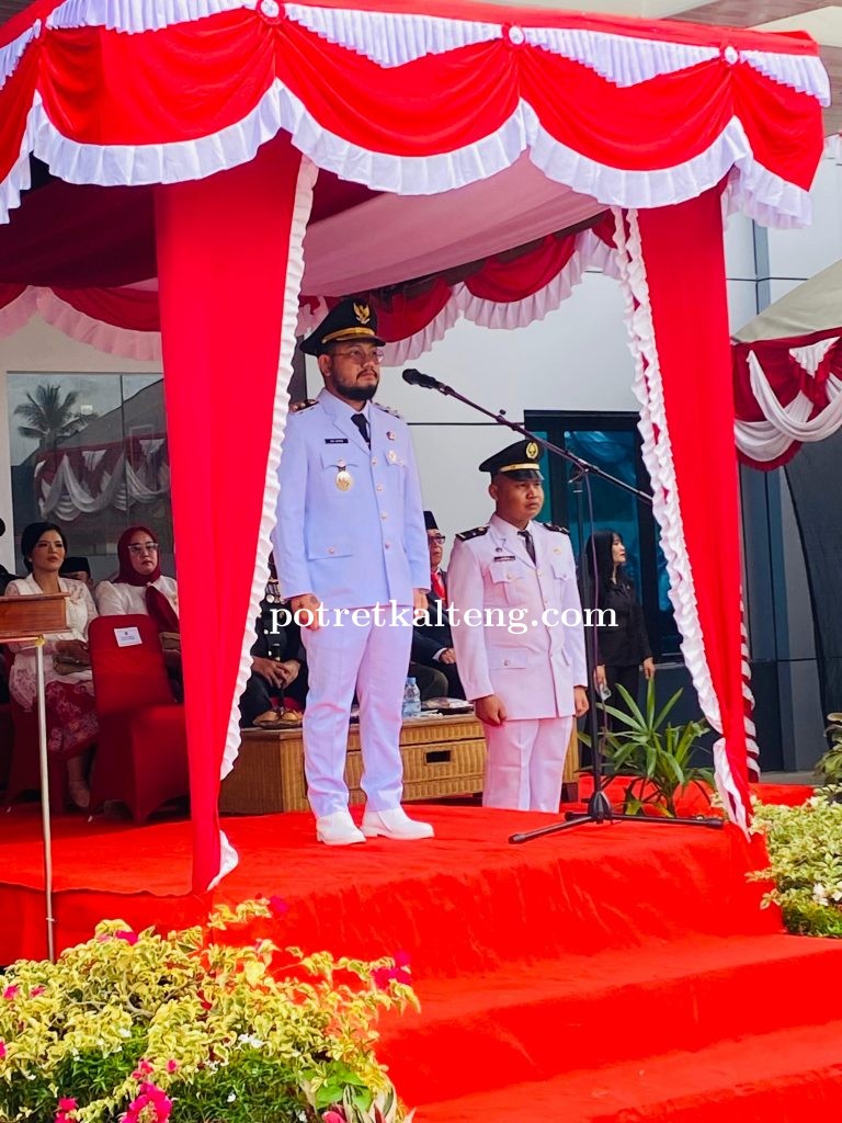Penurunan Bendera Berlangsung Khidmat, Dipimpin Wakil Bupati Adi Mula Nakalelu