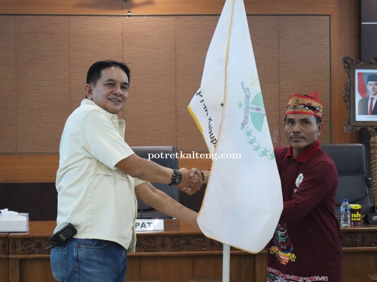 Tandak Intan Perkuat Iman Umat, Bupati Yamin Tekankan Pentingnya Identitas Hindu Kaharingan