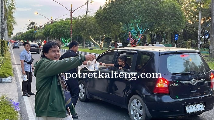 BEMKA Berbagi 200 Takjil dan Gelar Buka Puasa Bersama di Palangka Raya