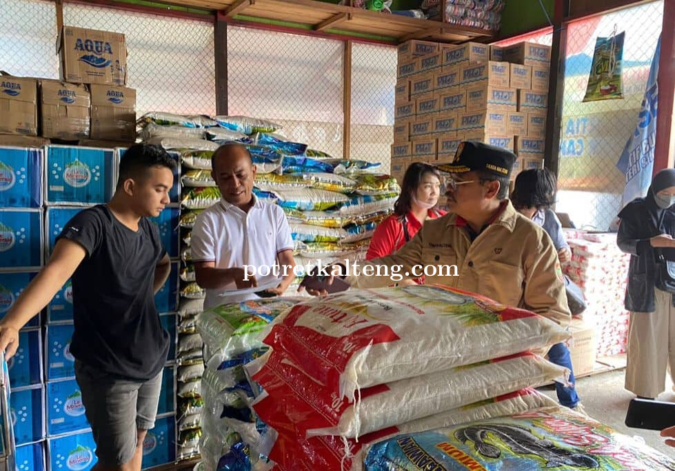 Antisipasi Lonjakan Inflasi, Ketua TPID Kalteng H. Nuryakin Sidak Pasar Pelita di Puruk Cahu