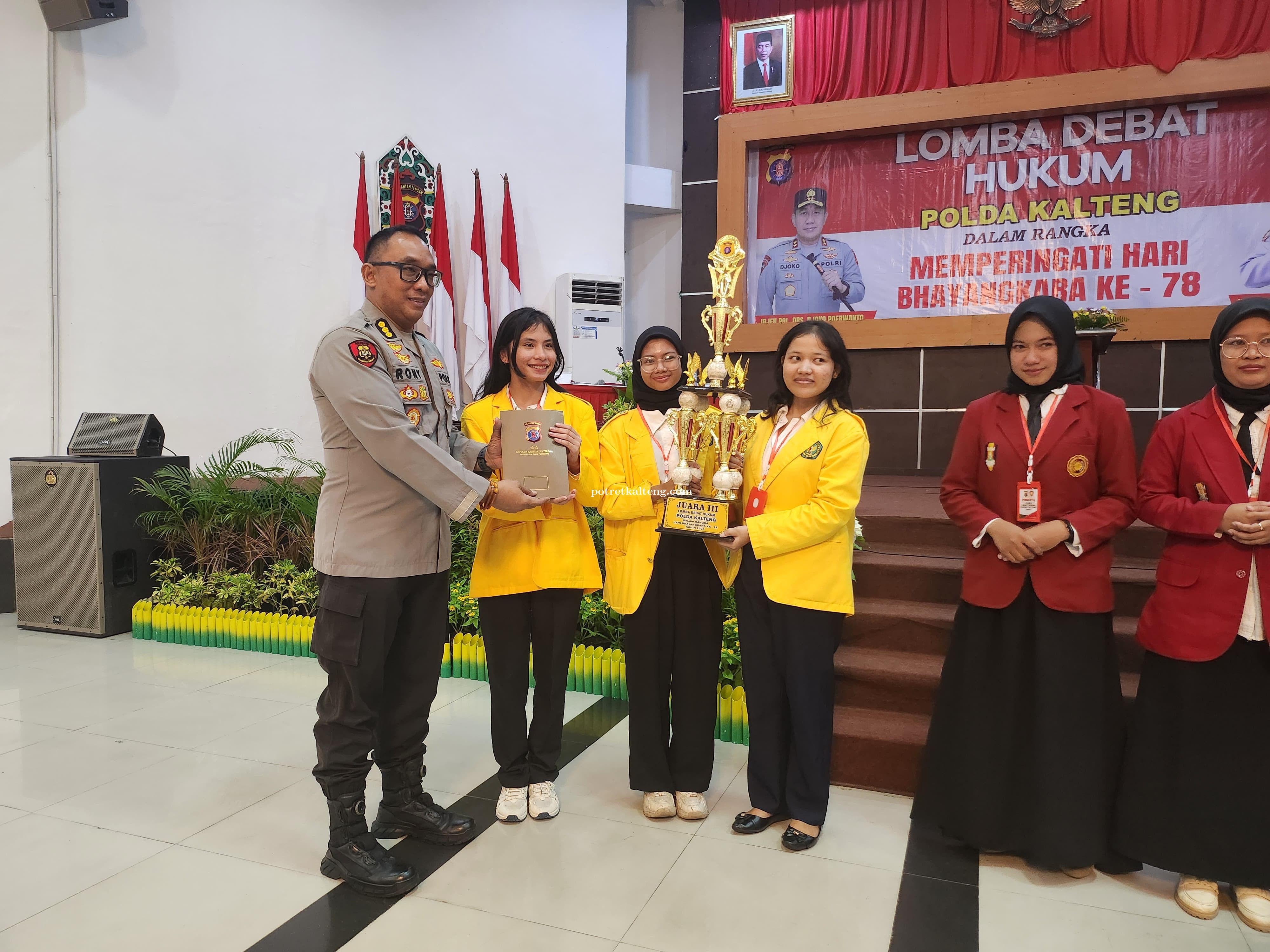Perwakilan FH UPR Ikuti Lomba Debat Dalam Rangka HUT Bhayangkara Ke-78 Polda Kalteng