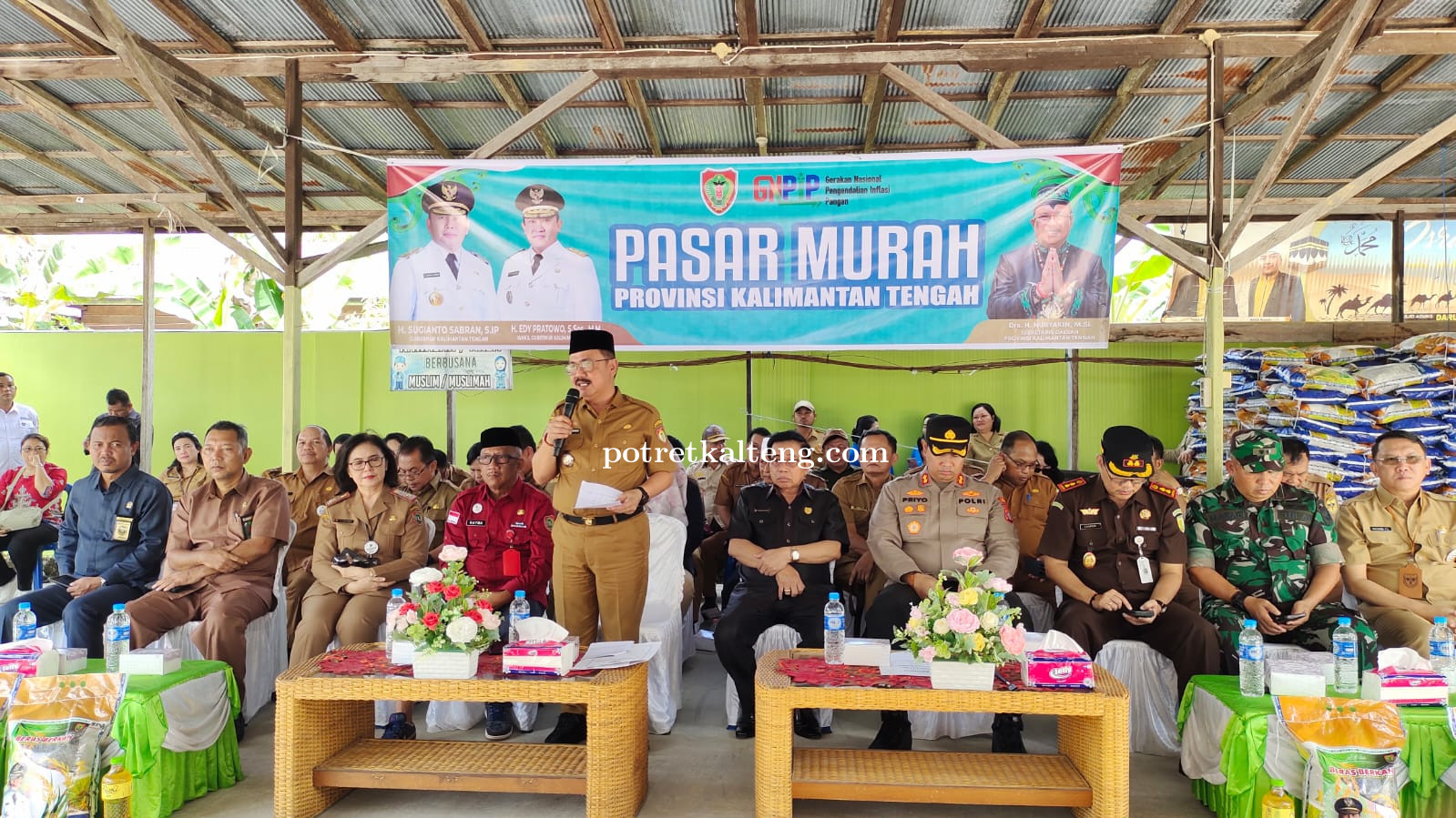 Gunung Mas Terima Bantuan Pasar Murah dan Kurban dari Pemprov Kalteng