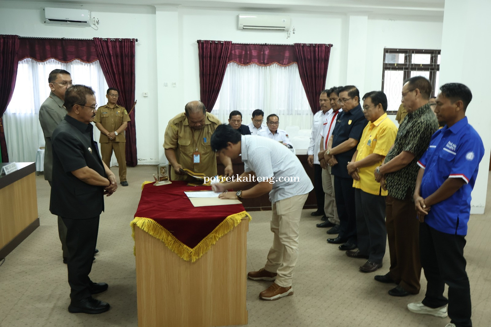 Pemkab Gumas Laksanakan Penandatanganan Berita Acara Bantuan Keuangan Partai Politik