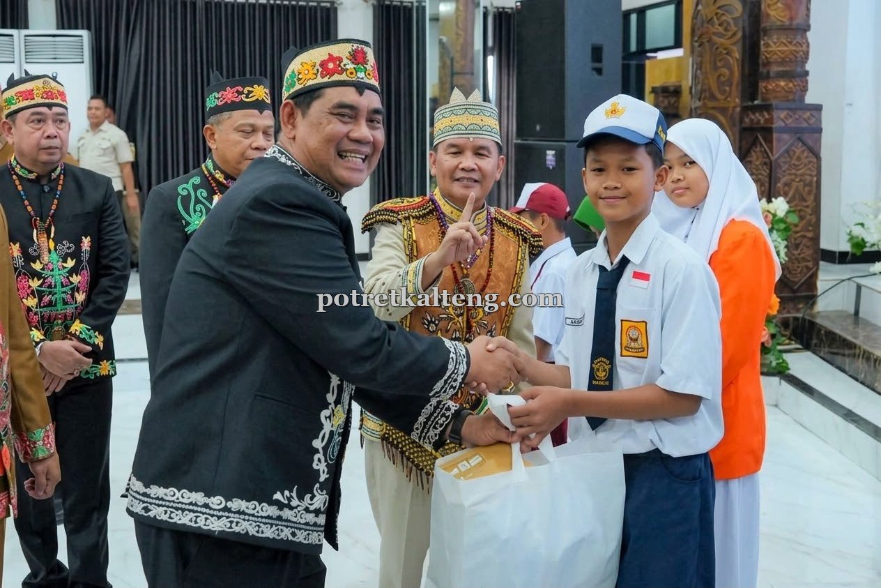 27.048 Pelajar Barito Utara Terima Perlengkapan Sekolah Gratis