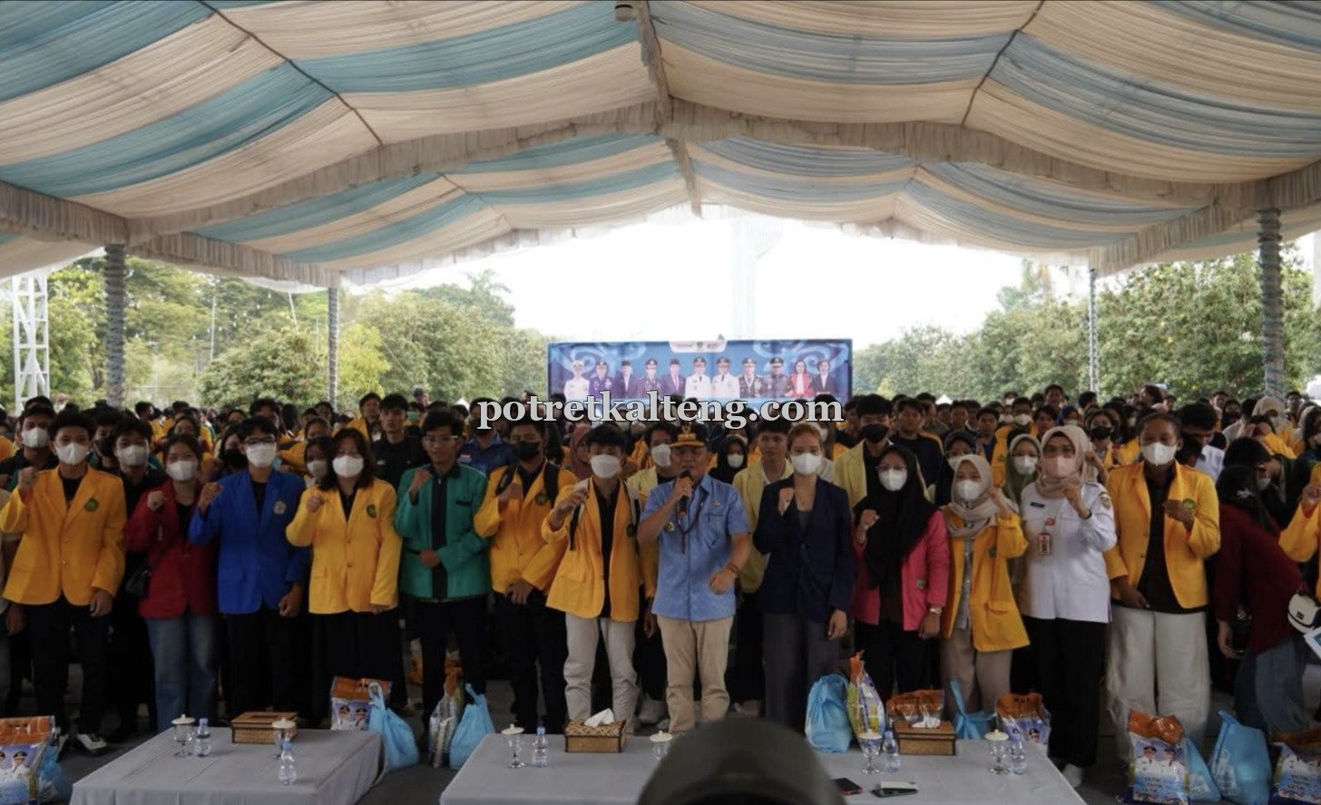 Gubernur Agustiar Beri Bantuan Pangan untuk 3.500 Mahasiswa Terdampak Karhutla