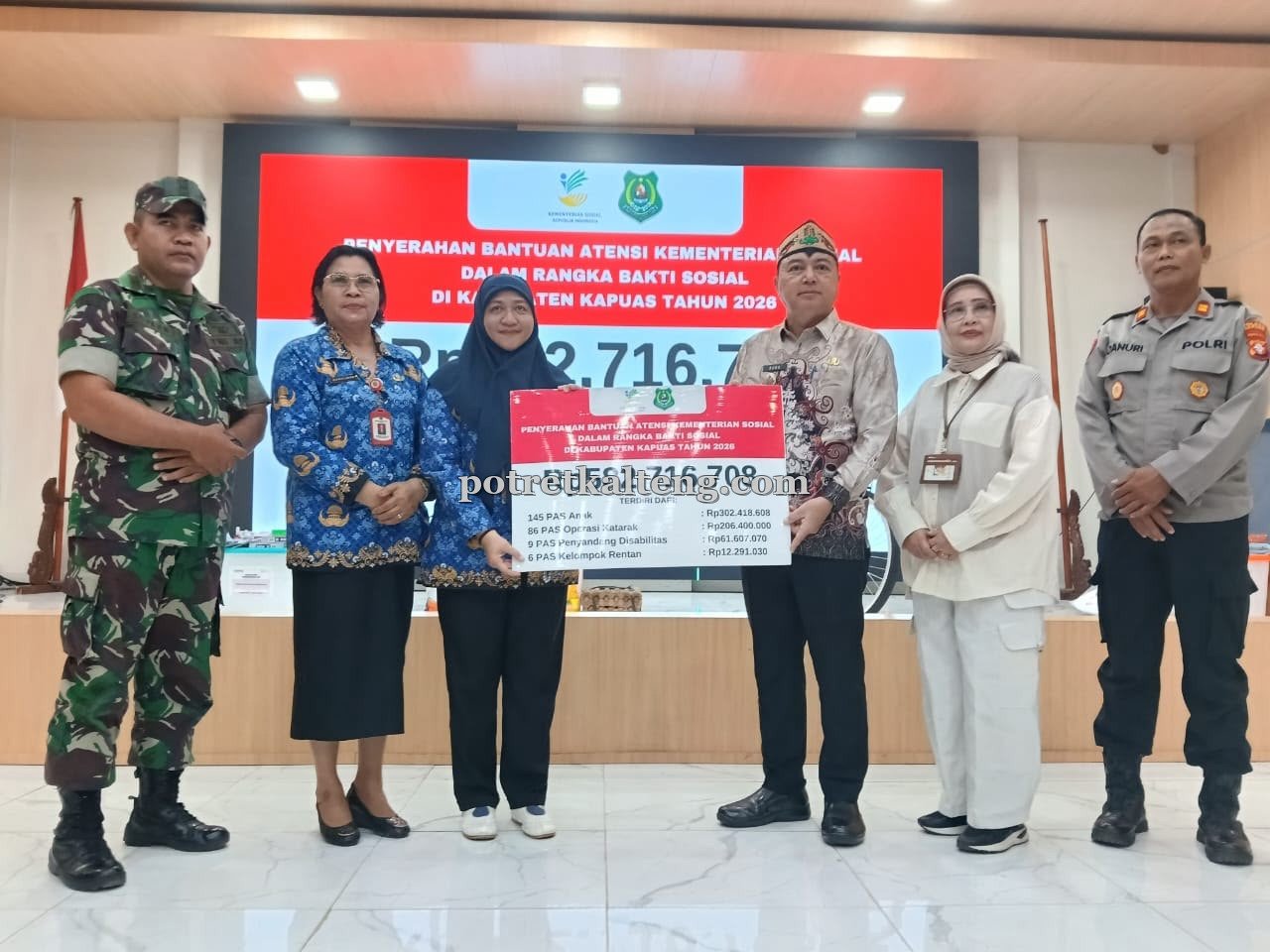 Kemensos Salurkan Bantuan ATENSI Rp582,7 Juta untuk 246 Warga Kapuas